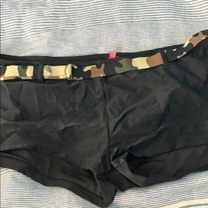 Large Bottoms never worn just washed